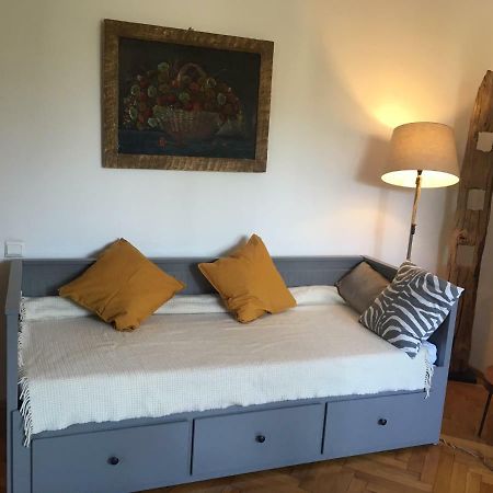 Vintage Apartment Bukares Bagian luar foto