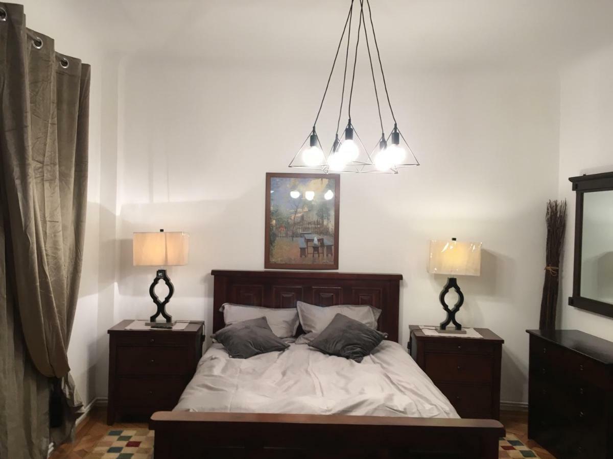 Vintage Apartment Bukares Bagian luar foto