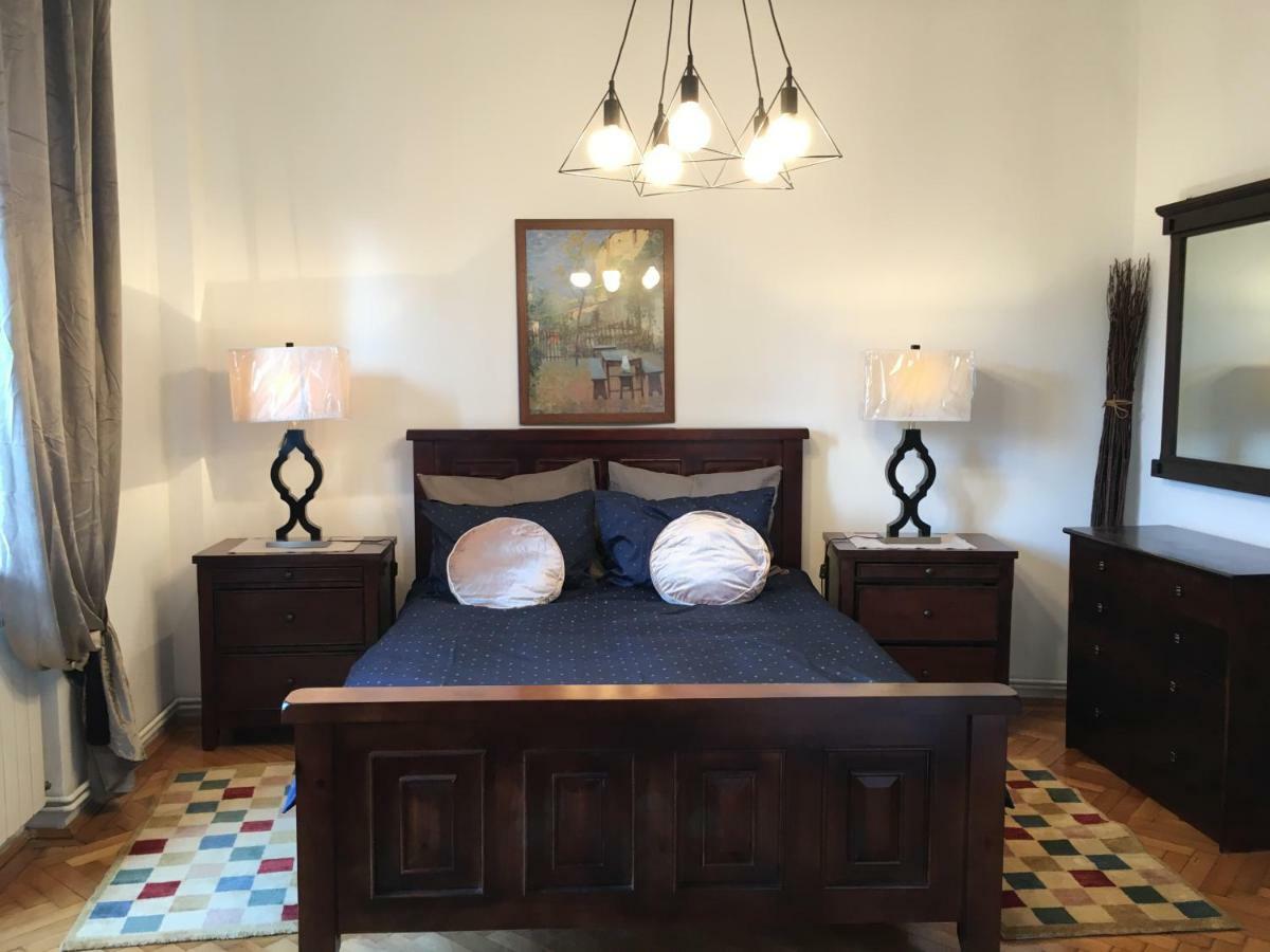 Vintage Apartment Bukares Bagian luar foto