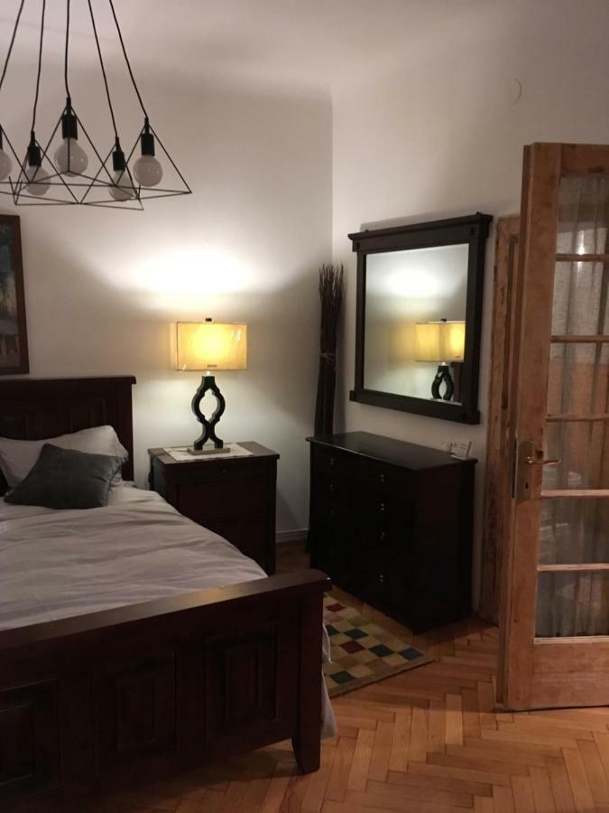 Vintage Apartment Bukares Bagian luar foto