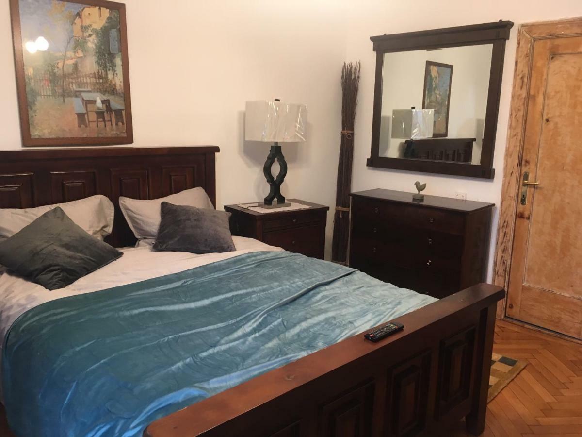 Vintage Apartment Bukares Bagian luar foto